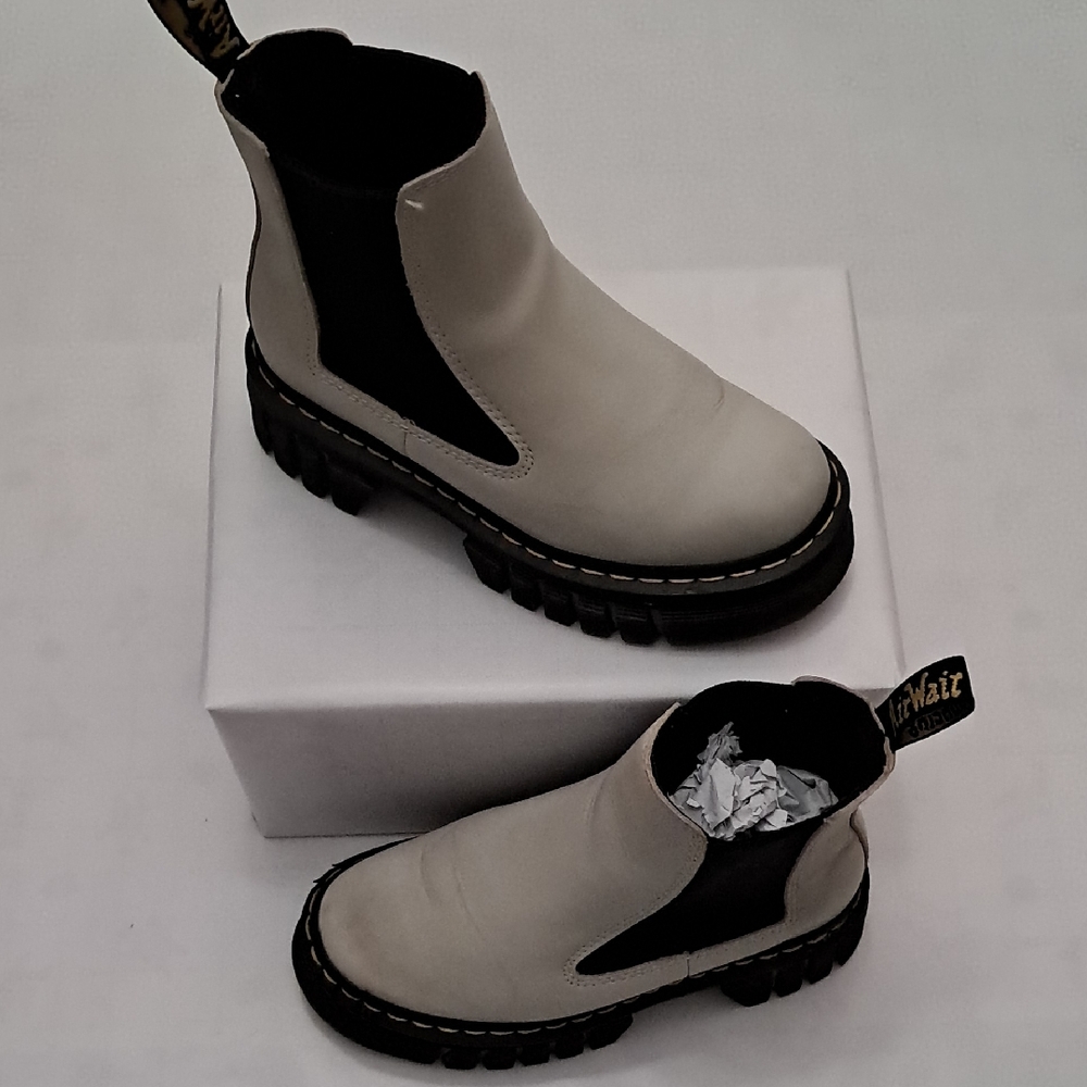 Dr. Martens Women's Size 6 Two-Tone Chelsea Boots